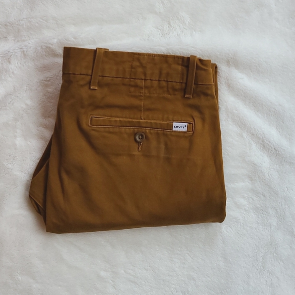 Levi's men's Chino pants 34x32